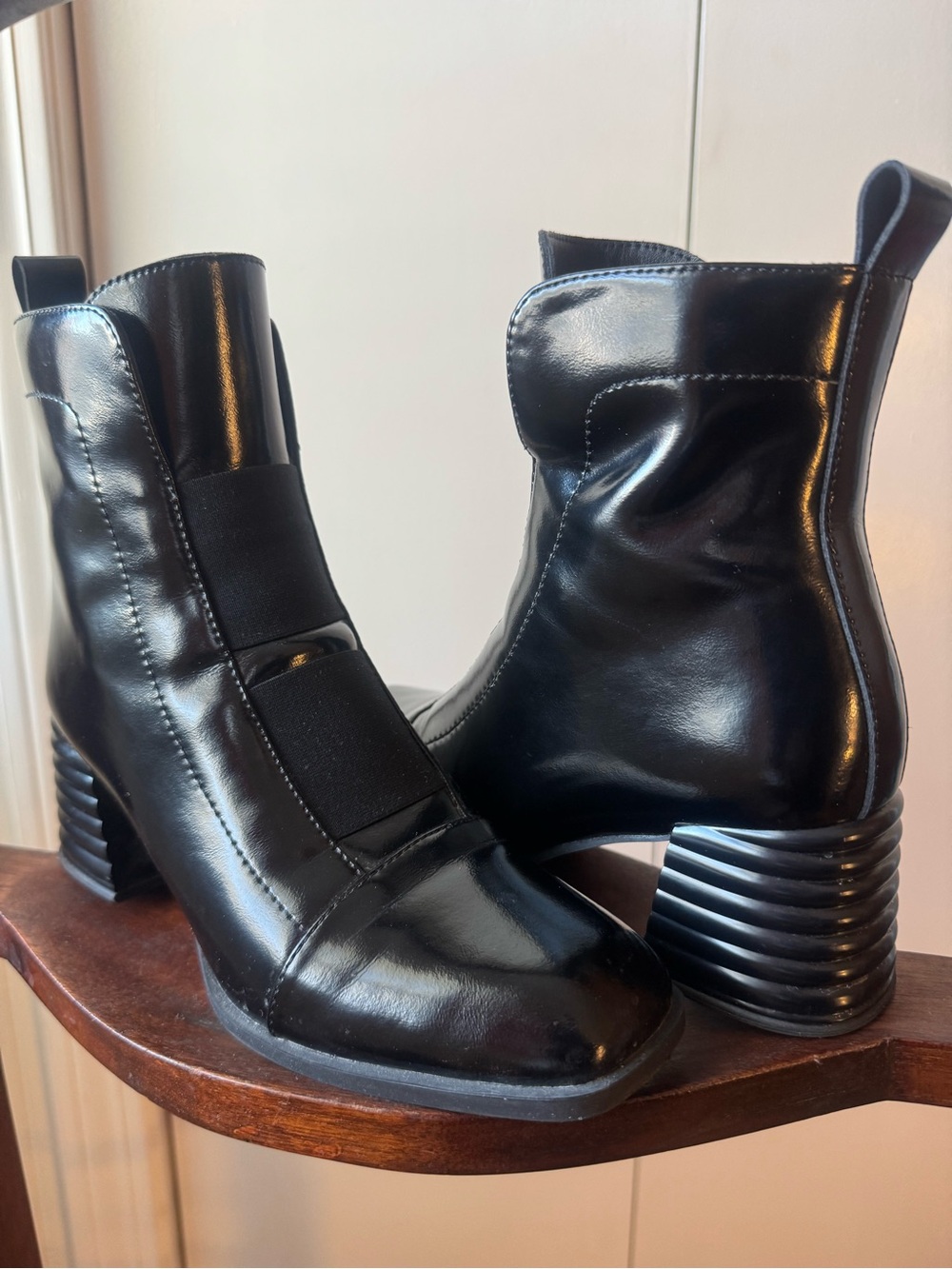 Azura Catanza Black Leather Ribbed Heel Boots 37
